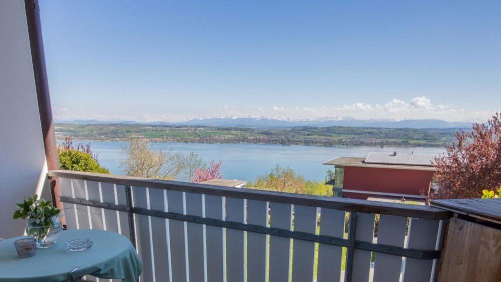Le Mont-Vully - Hotel Restaurant Haut-Vully Bagian luar foto